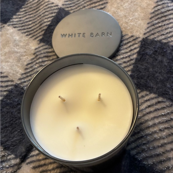 White Barn Mahogany Teakwood Gray Jar Candle New No Box 3- Wick - Picture 2 of 4